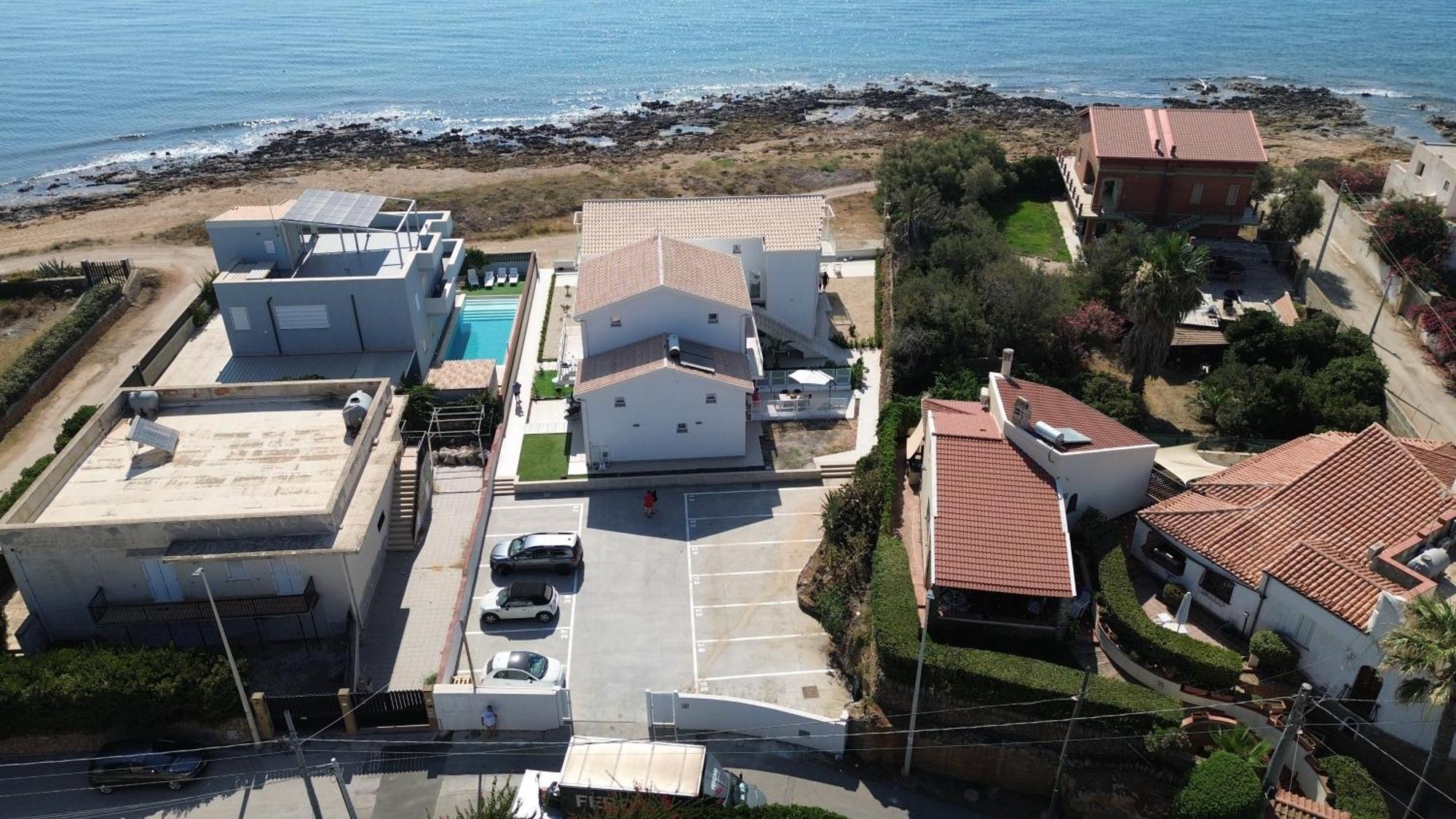 Astro Apartments With Direct Access On The Sea Of Noto Heritage Of Unesco Ngoại thất bức ảnh