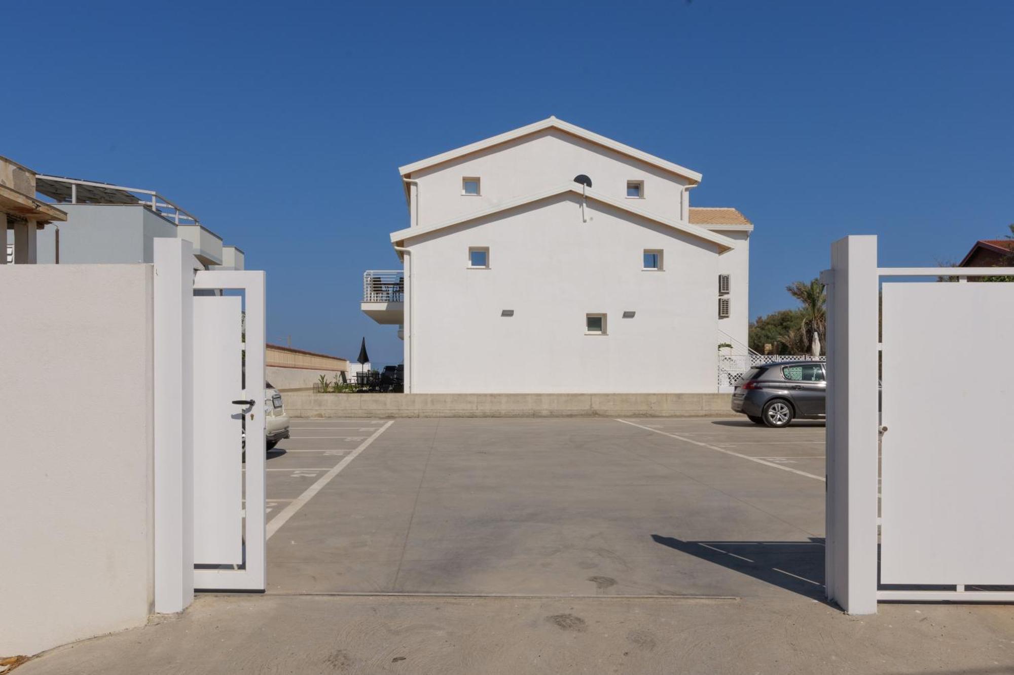 Astro Apartments With Direct Access On The Sea Of Noto Heritage Of Unesco Ngoại thất bức ảnh