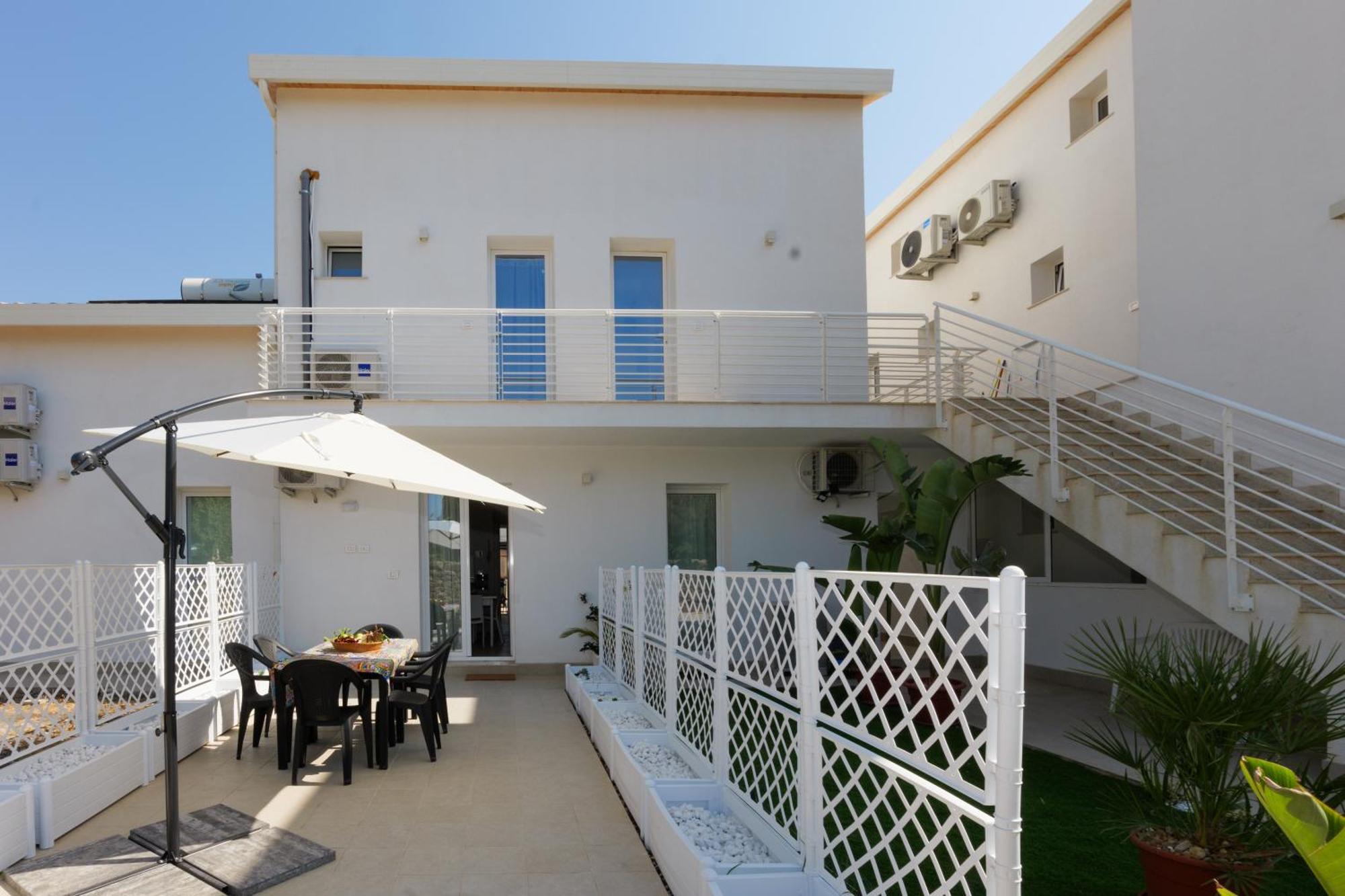 Astro Apartments With Direct Access On The Sea Of Noto Heritage Of Unesco Ngoại thất bức ảnh